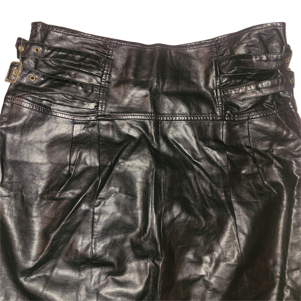Solitaire Black Faux Leather Short Skirt L - Picture 2 of 4
